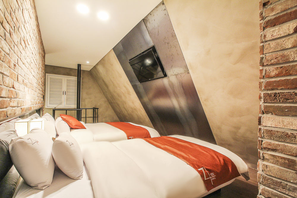 Hotel 2.4 Seoul Bagian luar foto