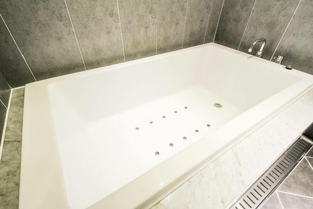Hotel 2.4 Seoul Bagian luar foto