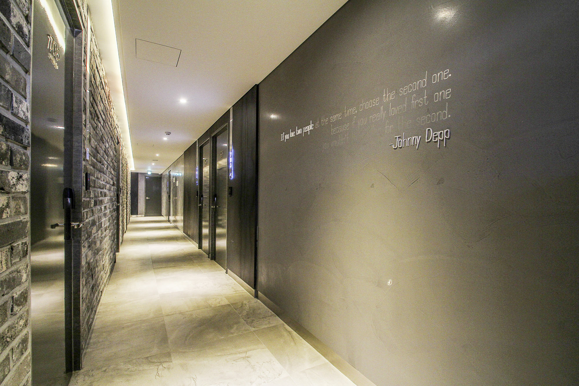 Hotel 2.4 Seoul Bagian luar foto