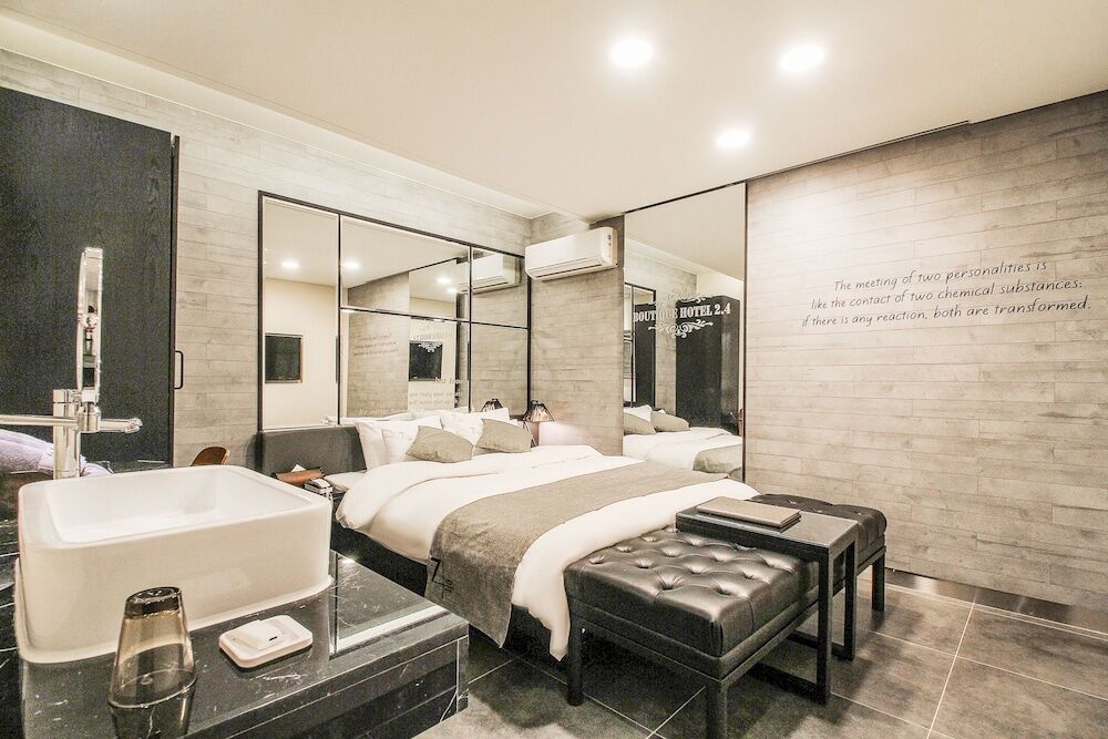 Hotel 2.4 Seoul Bagian luar foto